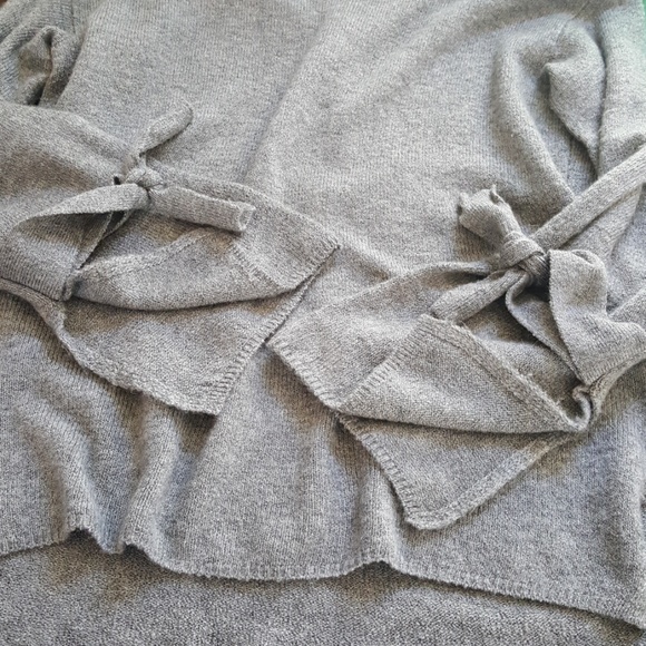 Halogen Gray Tie Bell Sleeve Hi-Lo Sweater XS - Picture 6 of 8